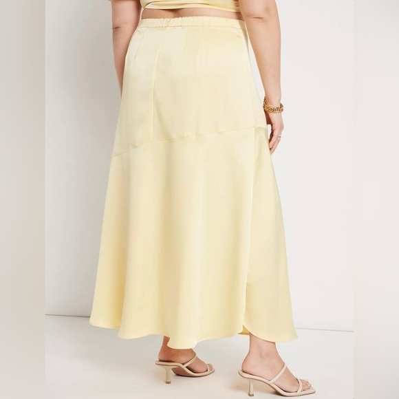 ELOQUII Satin Crop Top & Skirt Set - Picture 5 of 9